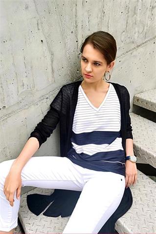 Dzianinowa bluzka w złote paski 58090 - 216621