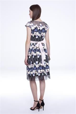 Elegancka sukienka z motywem kwiatowym 58101 - 217371