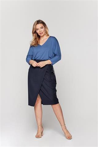 Niebieska bluzka damska o kroju nietoperza 58211 - 243371