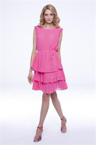 Plisowana sukienka w odcieniu różu 58271 - 274921