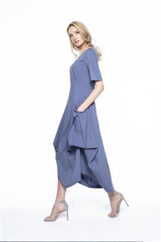 Niebieska sukienka maxi z dekoltem karo 58272 - 275091