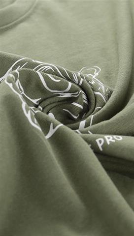 Oliwkowy t-shirt męski z nadrukiem 58366 - 298641