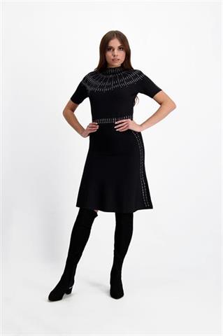 Czarna sukienka z dżetami 85935 - 344881