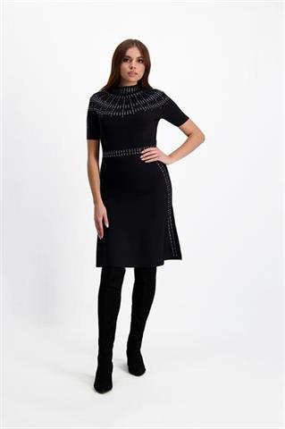Czarna sukienka z dżetami 85935 - 346191