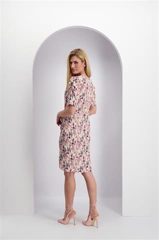Elegancka sukienka w kwiaty 86045 - 389051