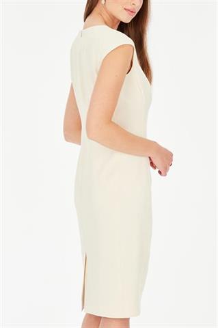 Kremowa sukienka o dopasowanym kroju 58841 - 391621
