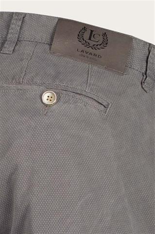 Beżowe spodnie męskie chinos w mikro wzór 64219 - 547901