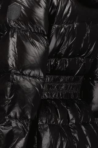 Czarny pikowany płaszcz damski 87450 - 640301