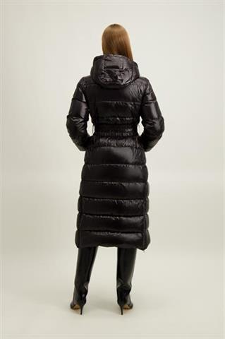 Czarny pikowany płaszcz damski 87450 - 648881