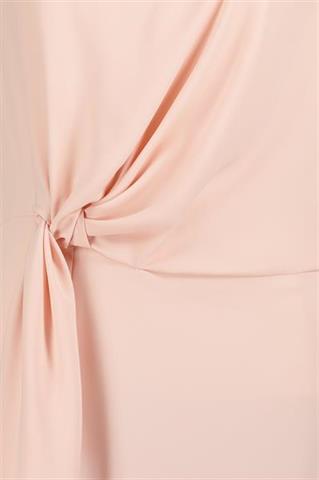 Sukienka z wiązaniem w kolorze pudrowego różu 57803 - 663551