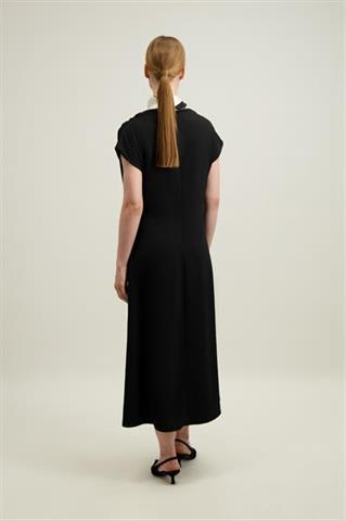 Czarna sukienka z wiązaniem 57802 - 663991