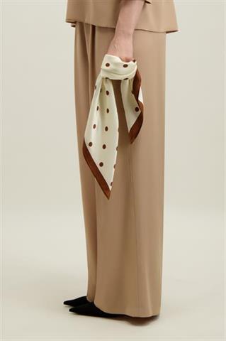 Apaszka damska ecru w brązowe groszki 87665 - 664921