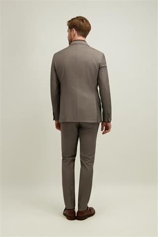 Brązowy garnitur męski z wełną 35531 - 665761