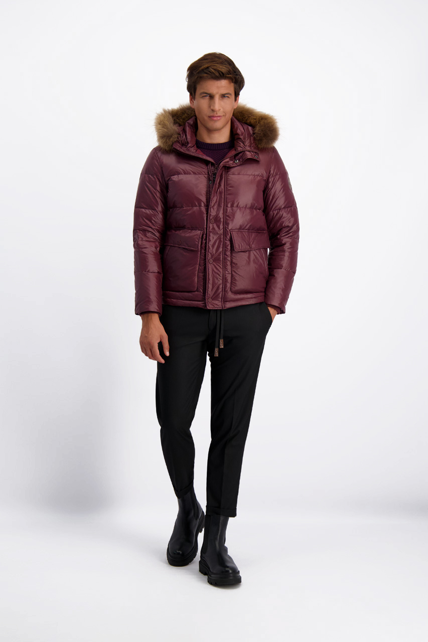 Puchowa kurtka męska z kapturem i futrem 21028