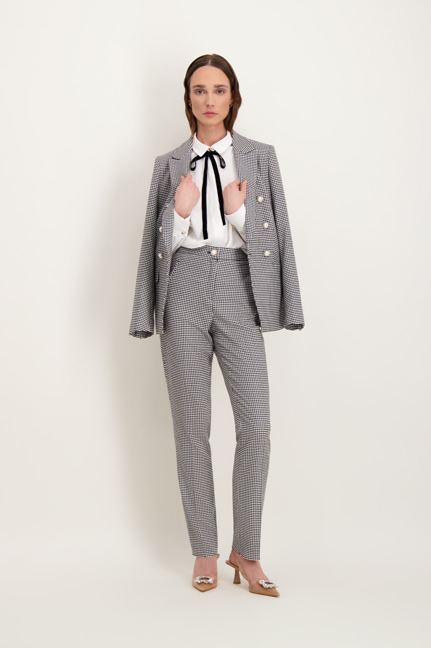 Czarno-białe spodnie damskie w pepitkę 86336