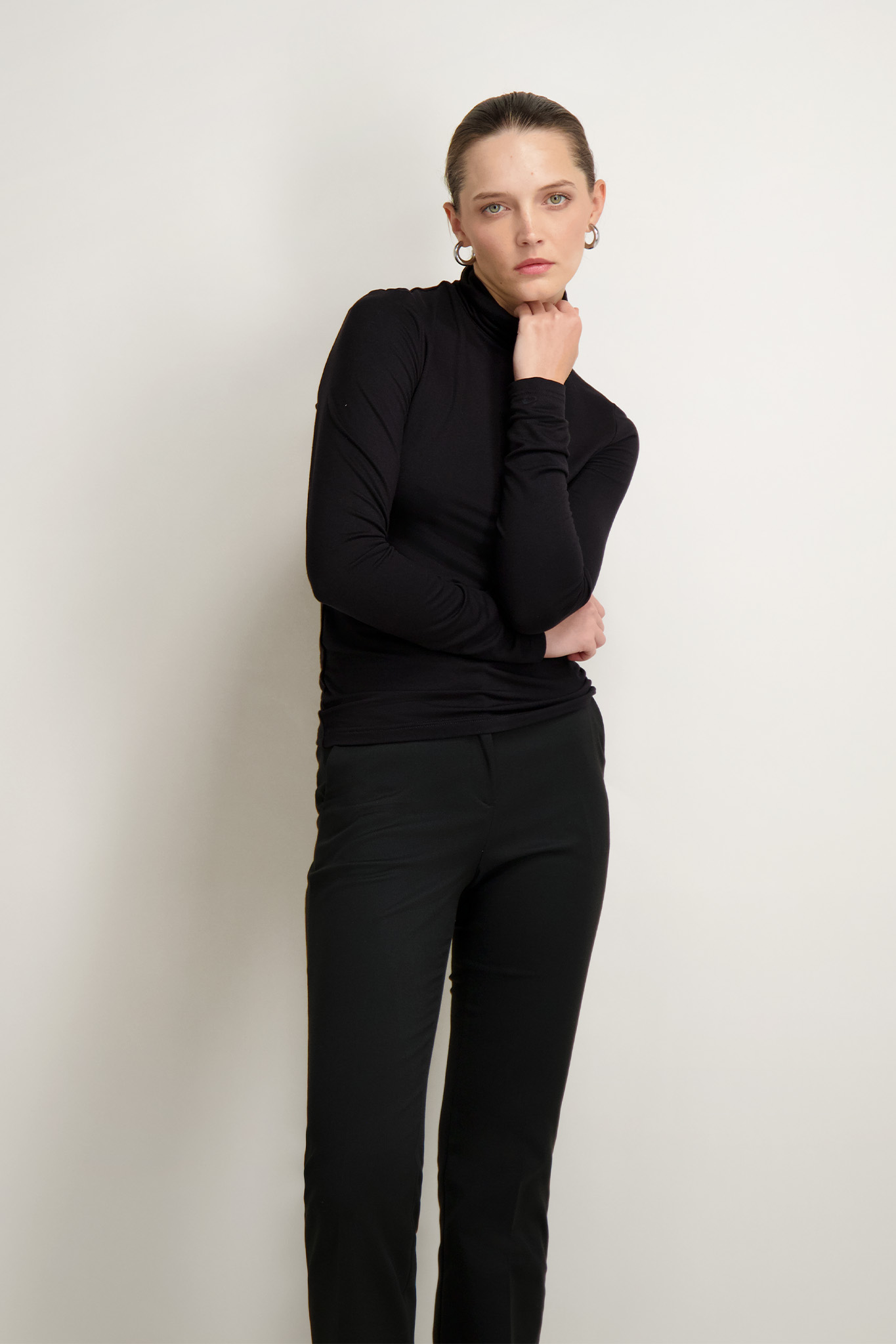 Czarny golf damski 86818