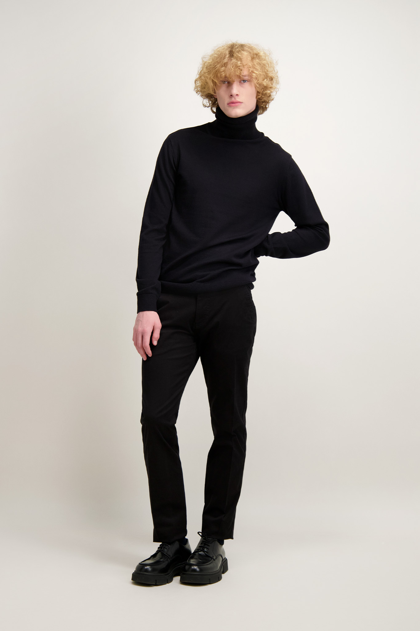 Czarny golf męski z bawełny i kaszmiru 74152