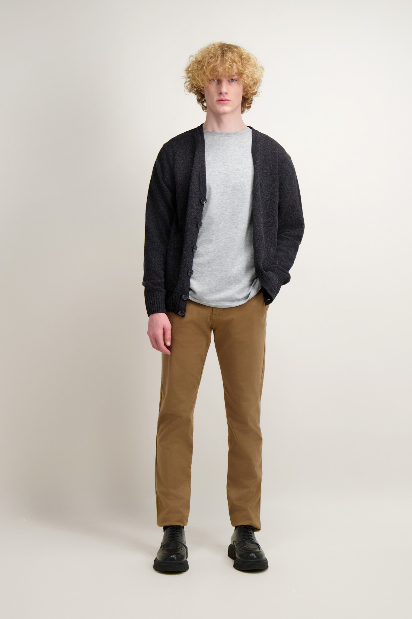 Grafitowy kardigan męski z wełną 74229