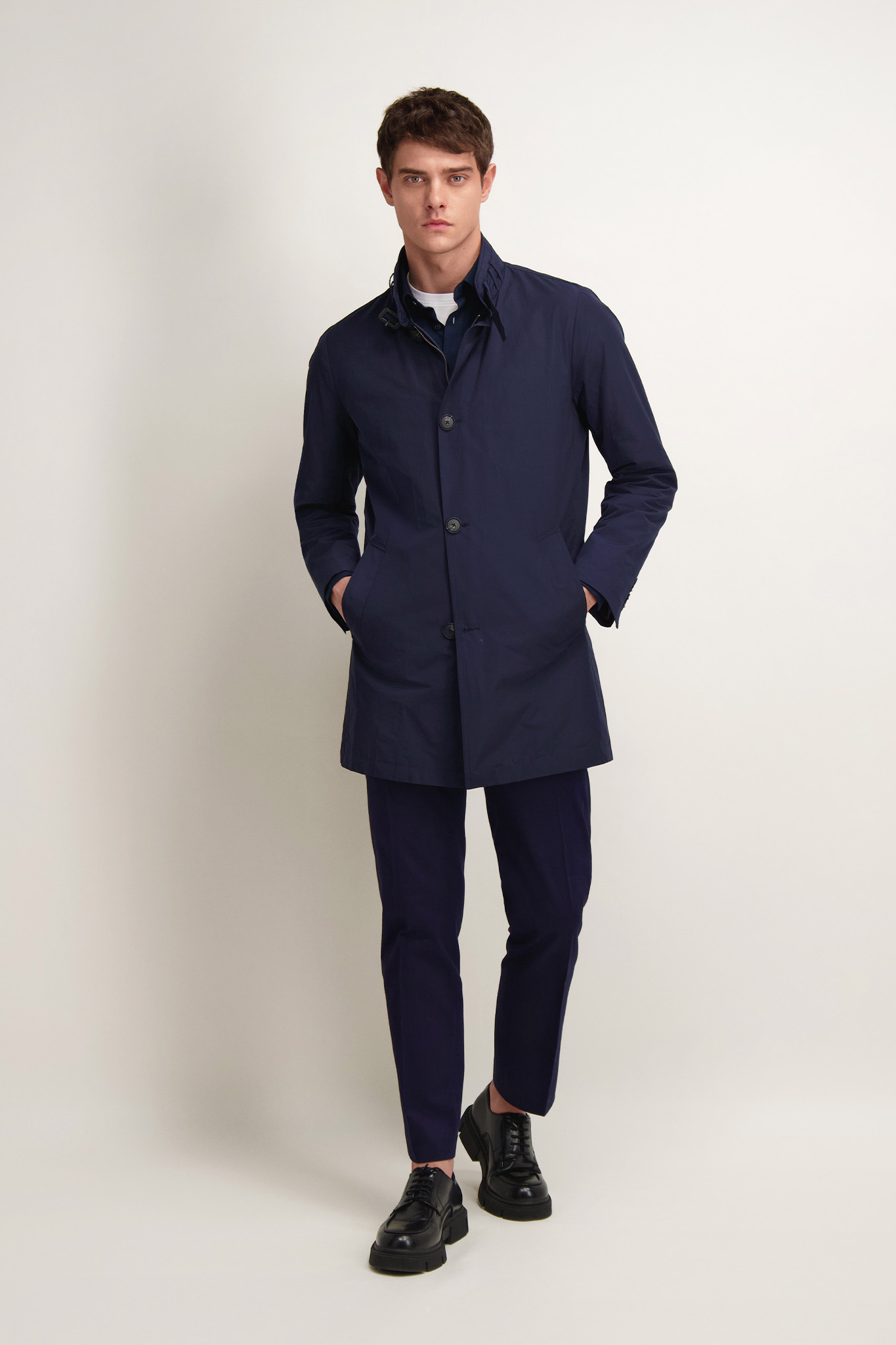 Granatowy jednorzędowy płaszcz 13133