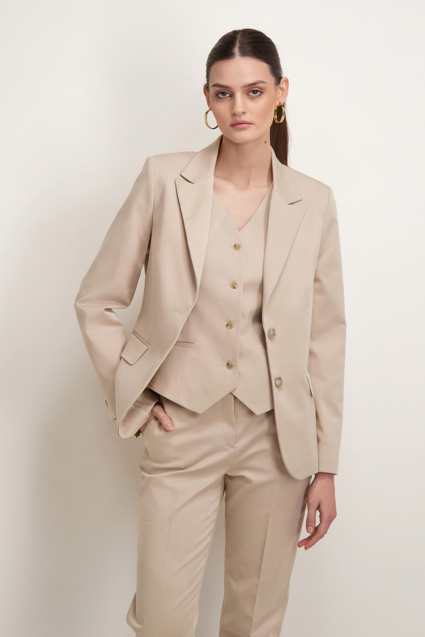 Beżowa marynarka damska 86908