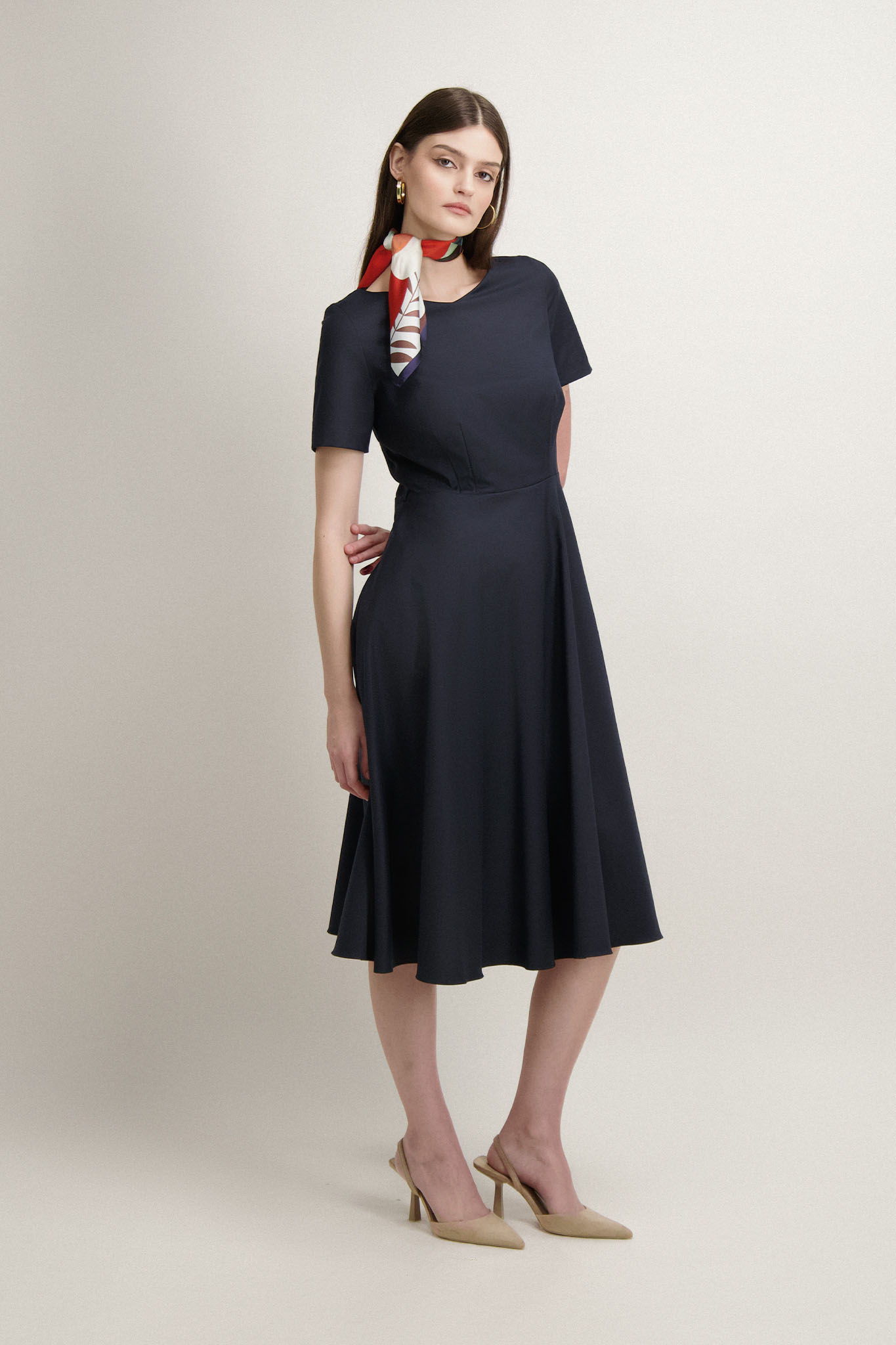 Rozkloszowana sukienka 87005