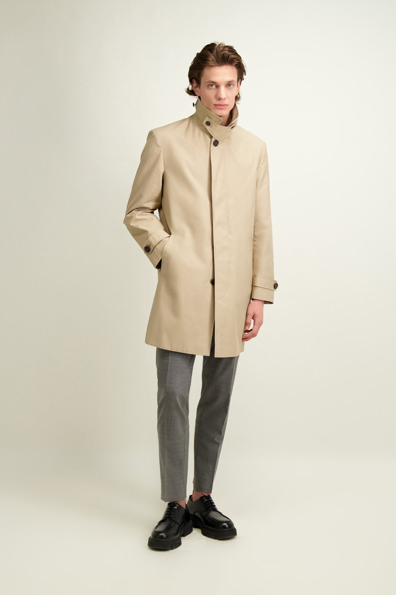 Beżowy płaszcz męski 13128