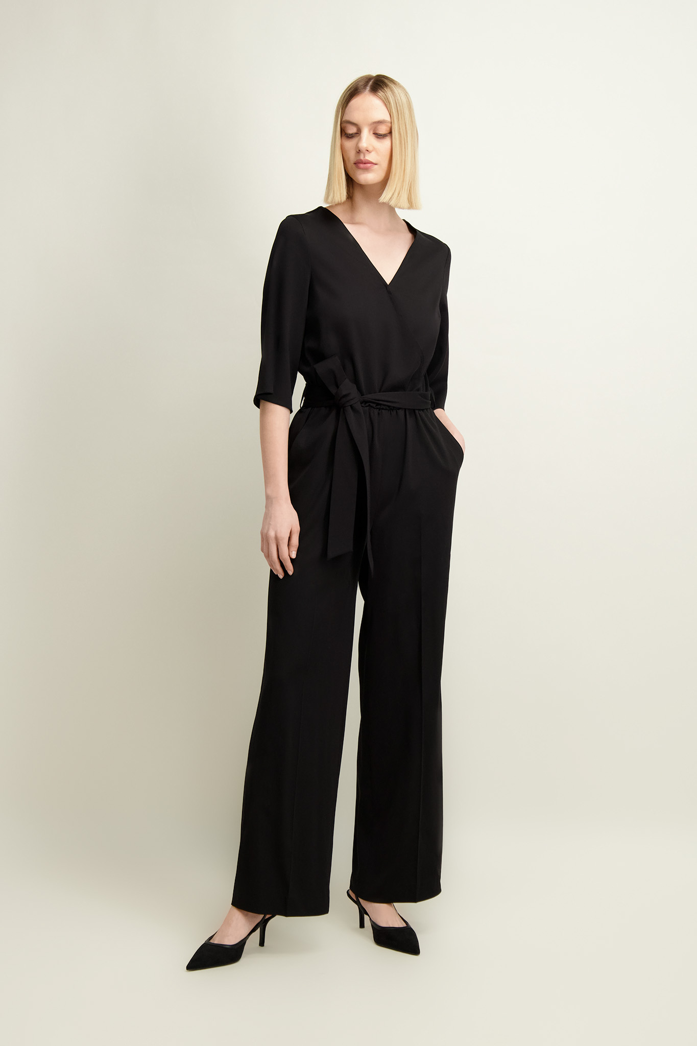 Czarny kombinezon damski 87038