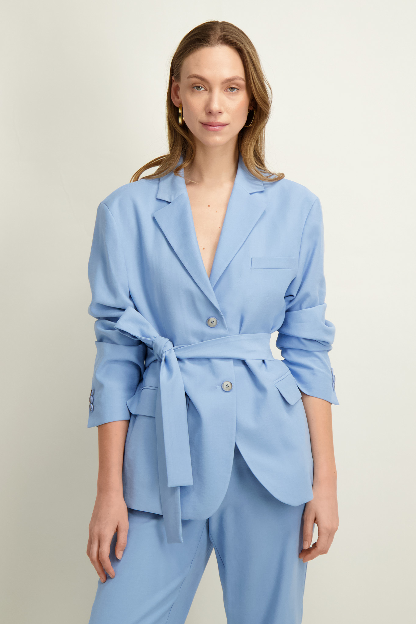 Jednorzędowa niebieska marynarka 87039