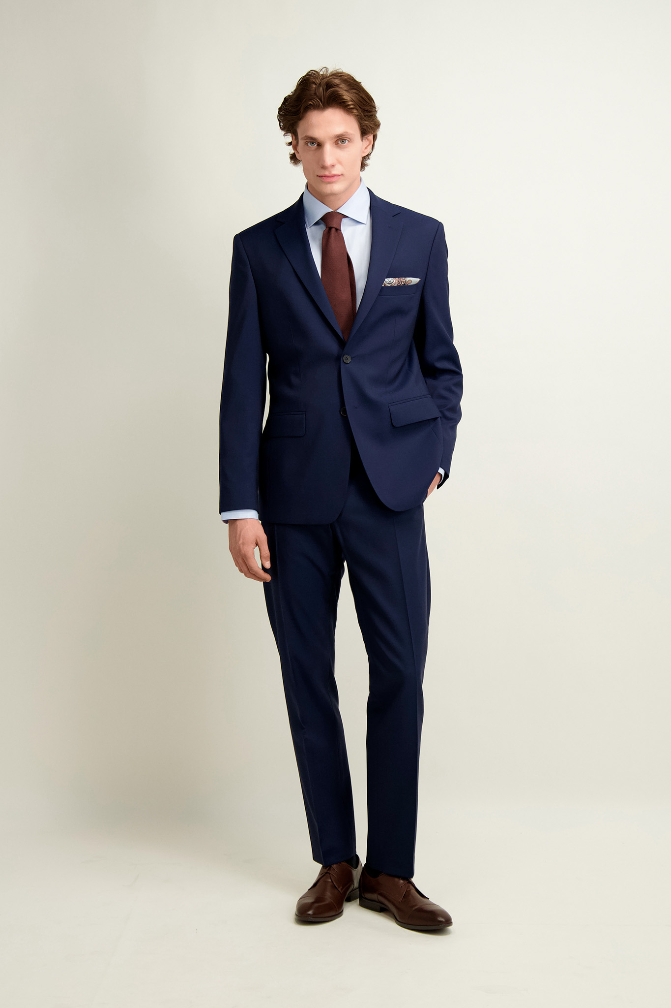 Granatowy wełniany garnitur męski 35475