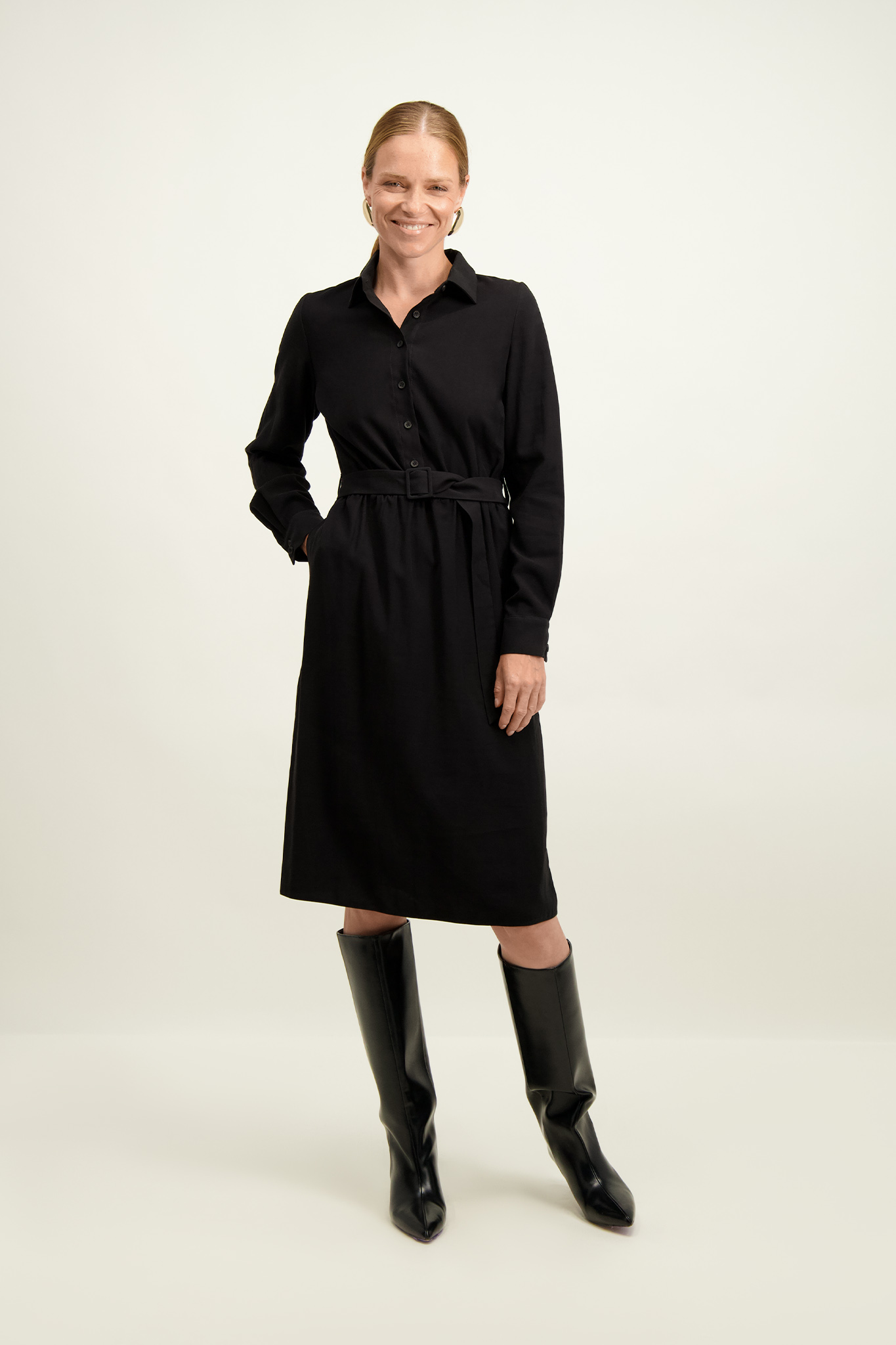 Czarna sukienka damska 86900