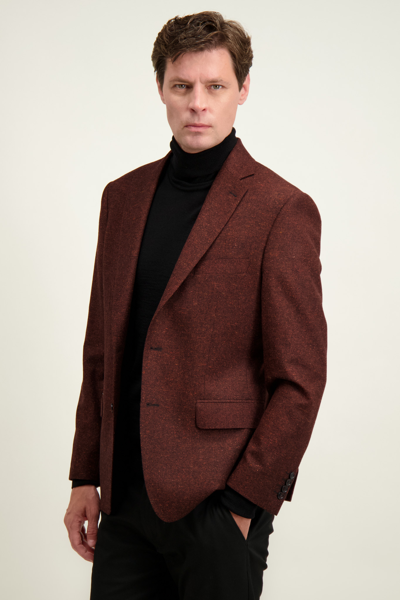 Bordowa jednorzędowa marynarka męska 46470