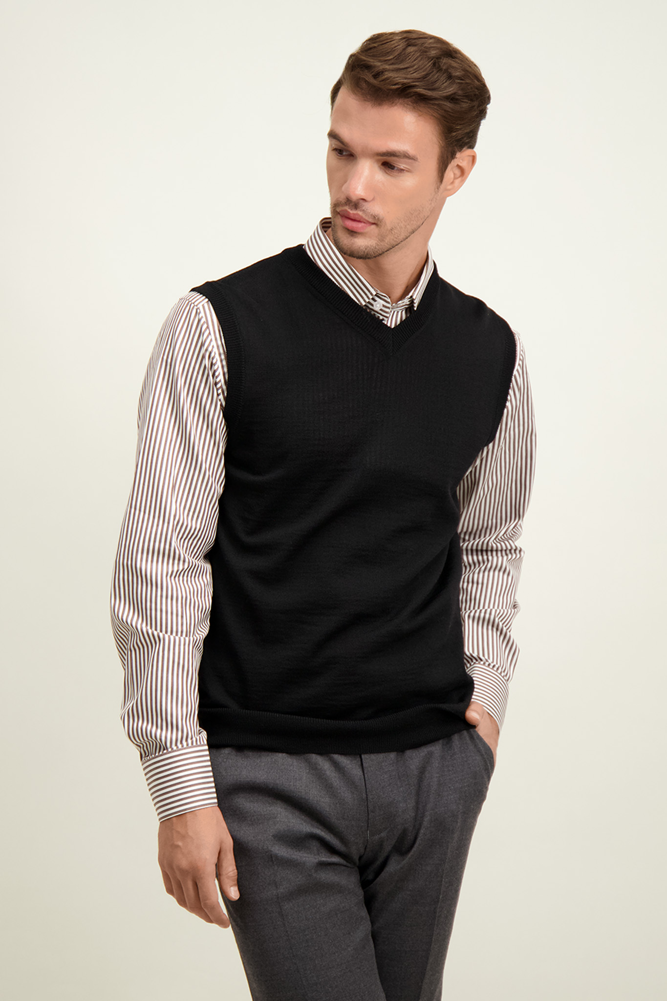 Czarna kamizelka męska z wełny merino 74270