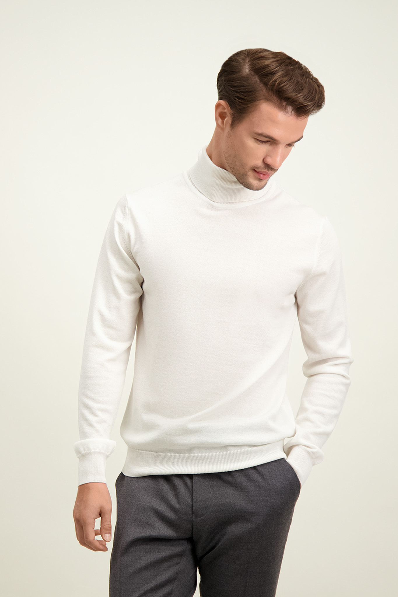 Golf męski z wełny merino w kolorze écru 74280