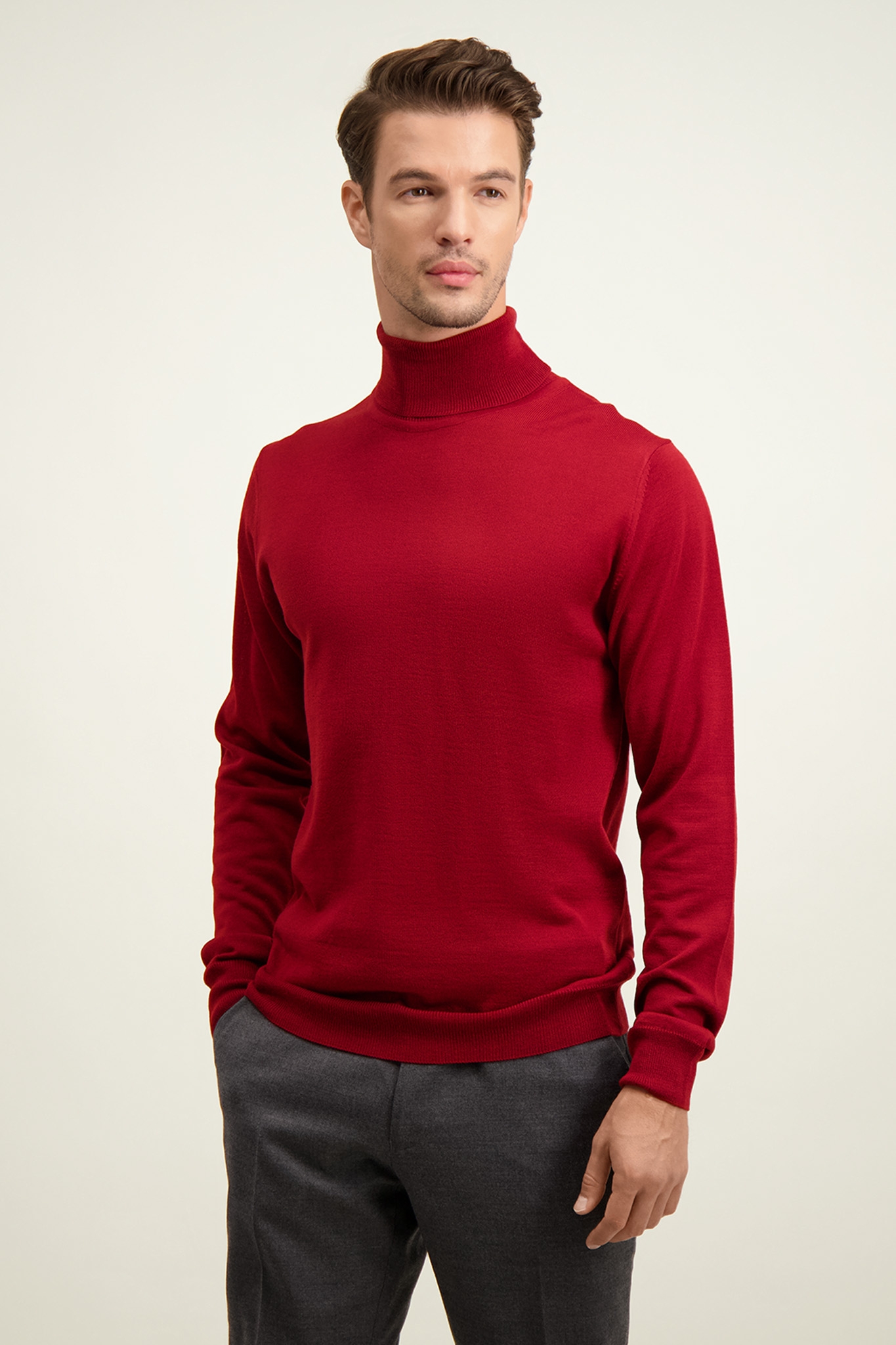 Bordowy golf męski z wełny merino 74281