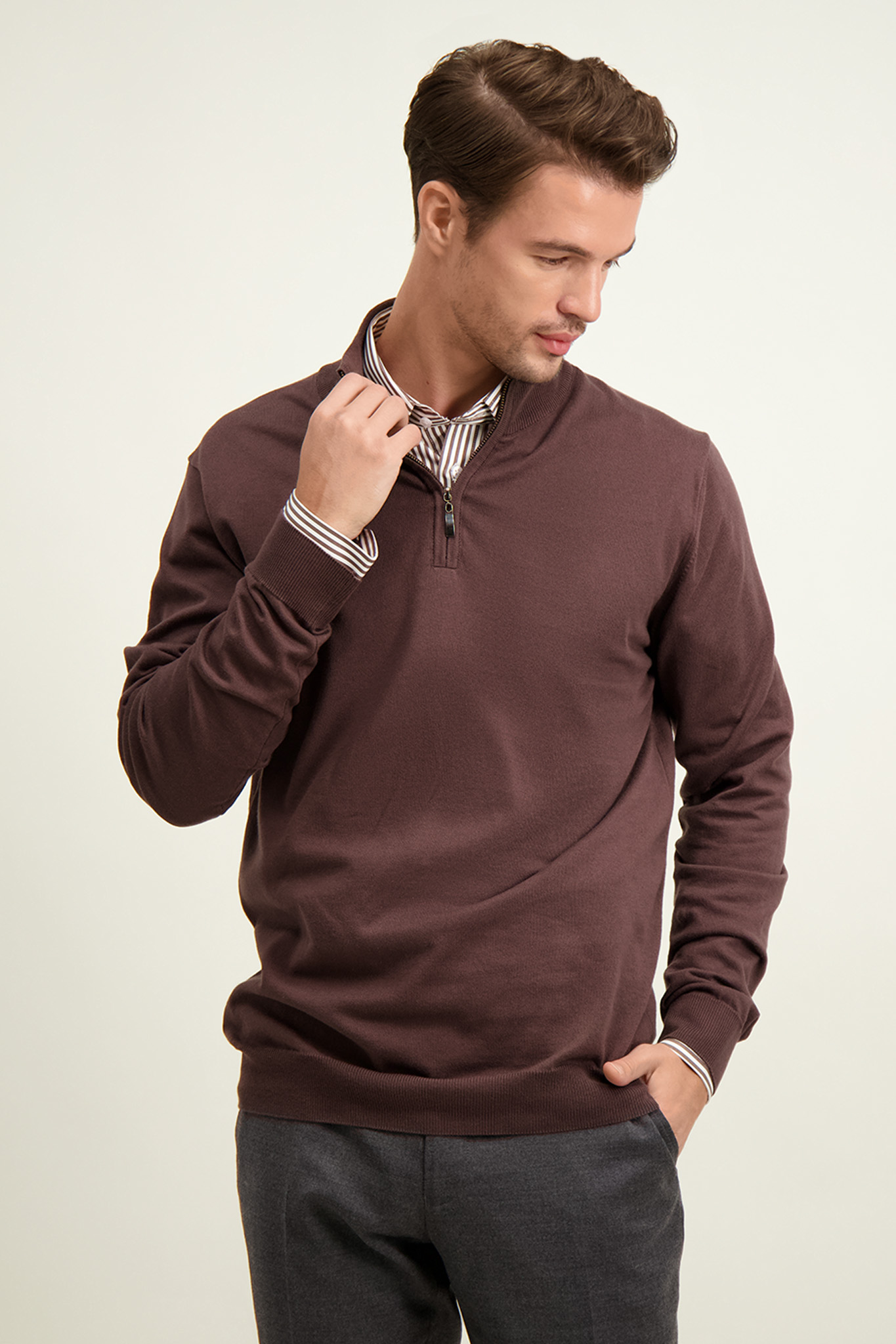 Brązowy bawełniany sweter męski 74294