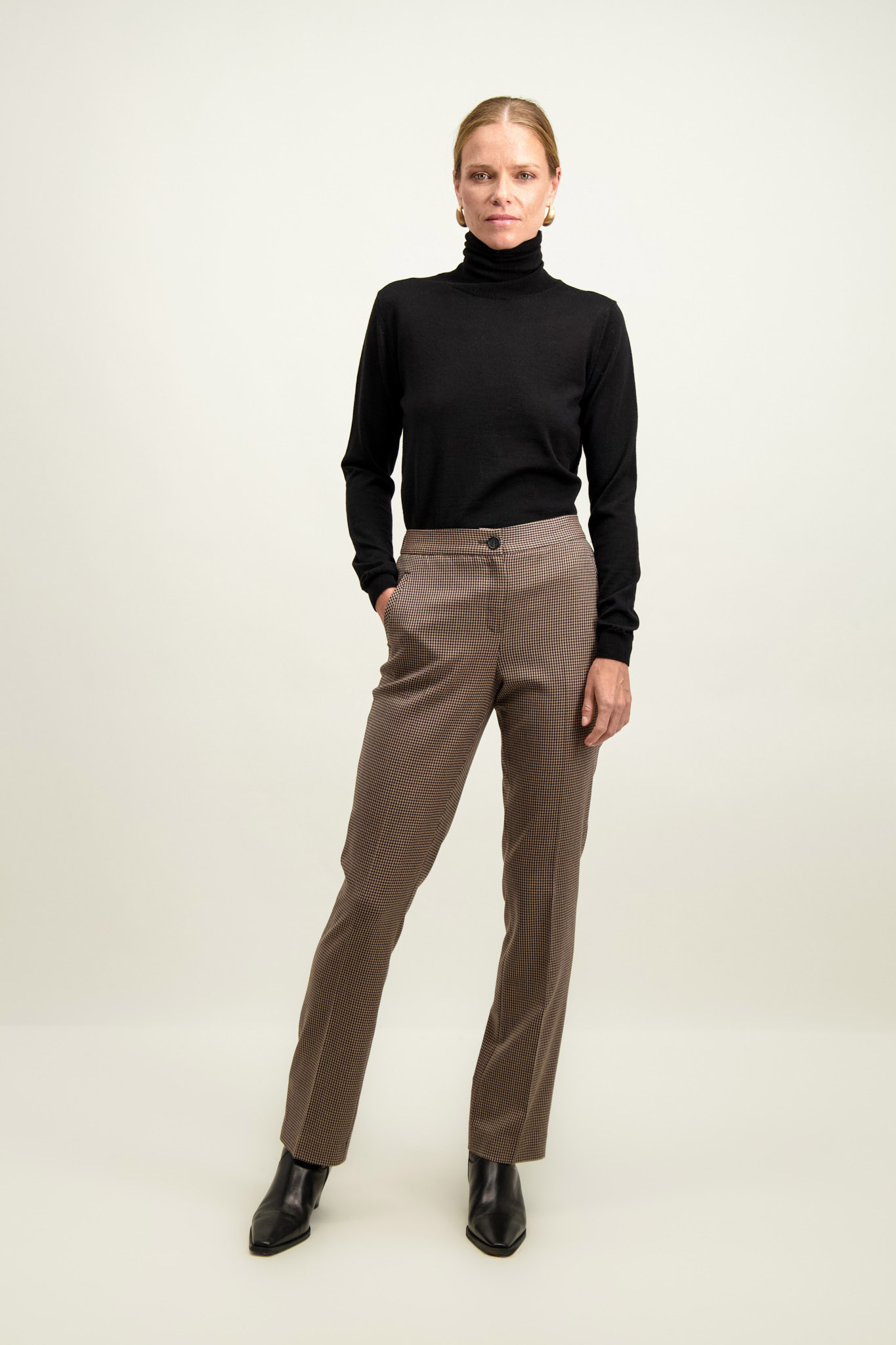 Damskie spodnie w pepitkę 86173