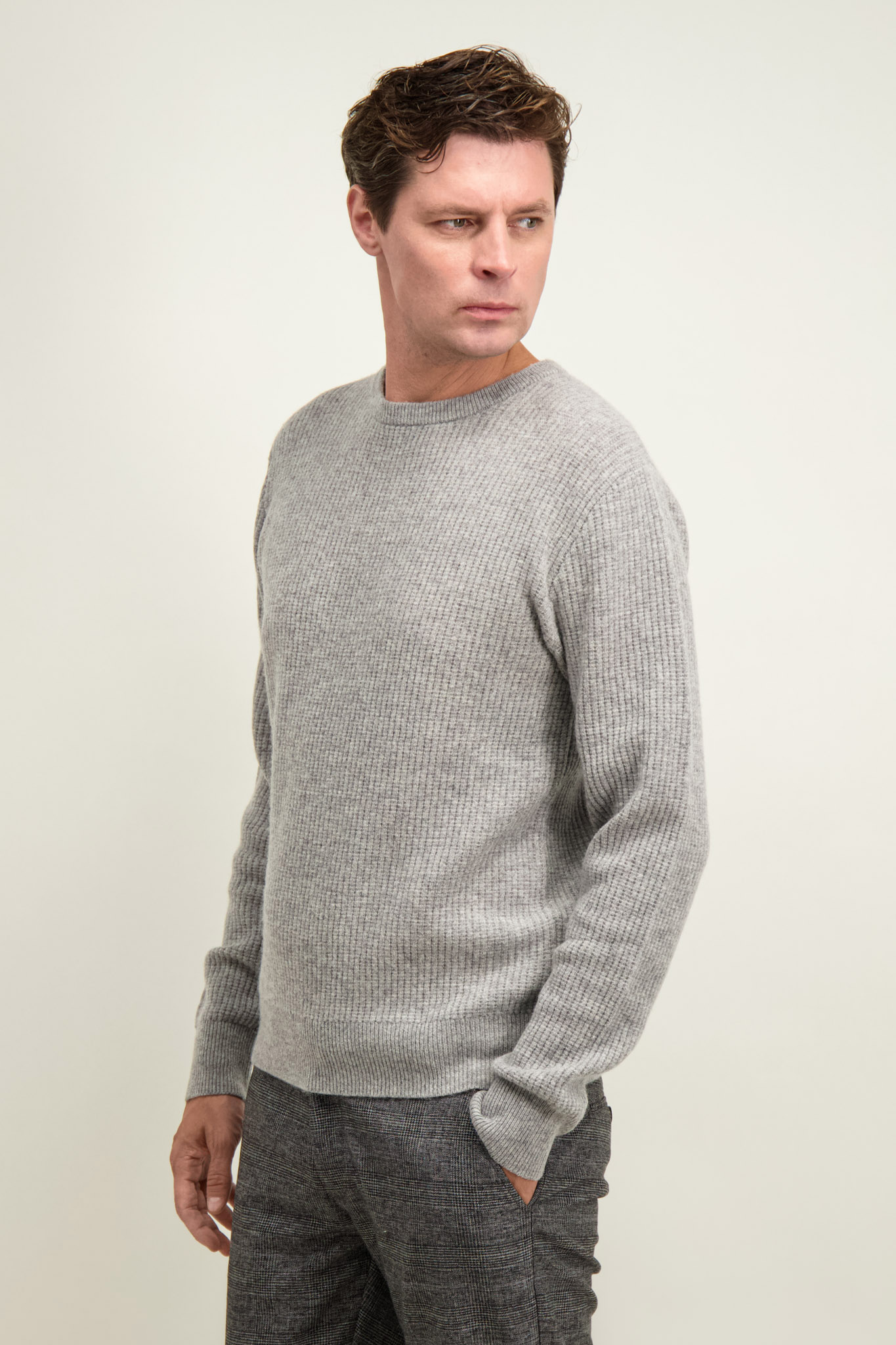 Szary sweter męski z wełną 74316