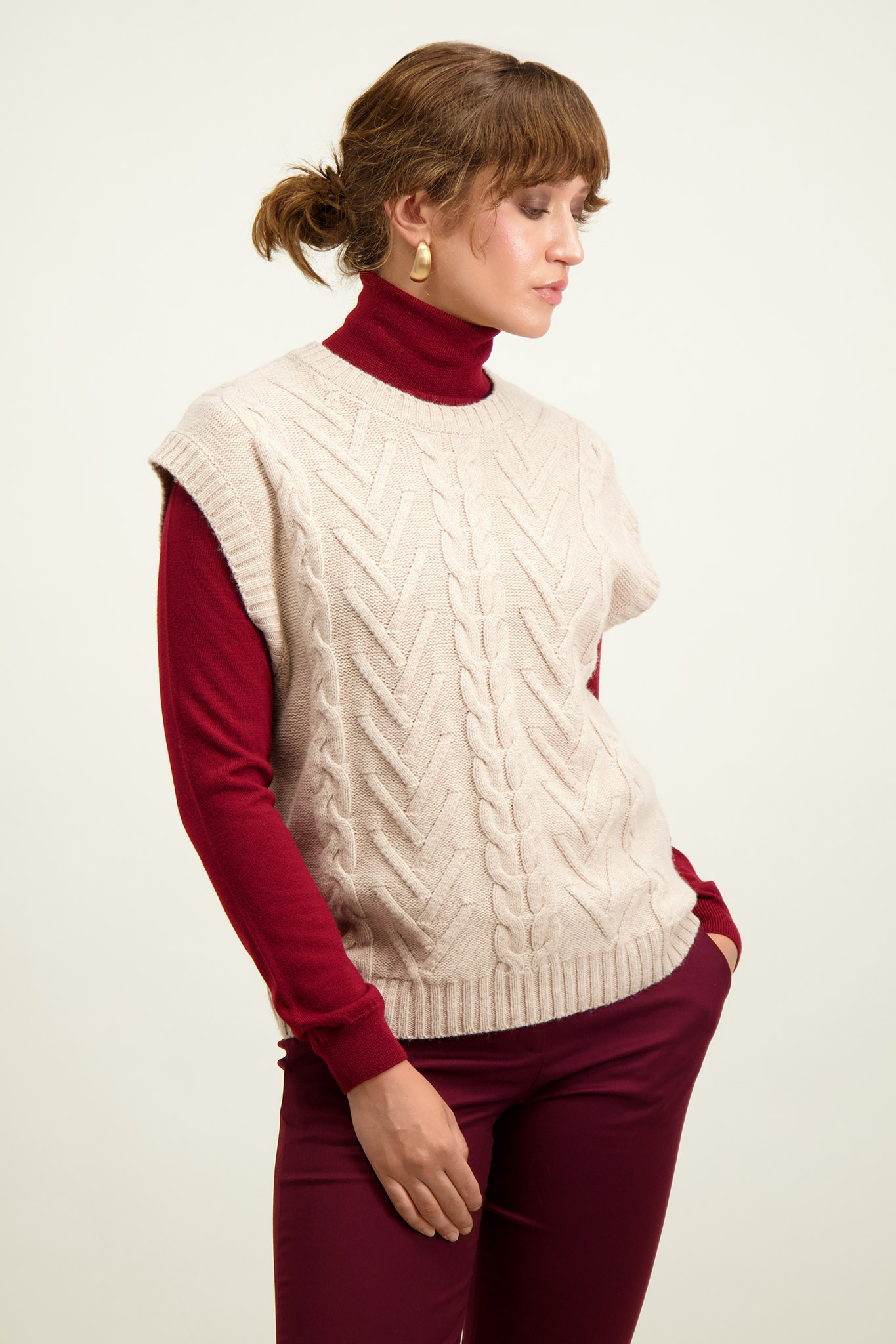 Beżowa kamizelka damska z wełną 87156