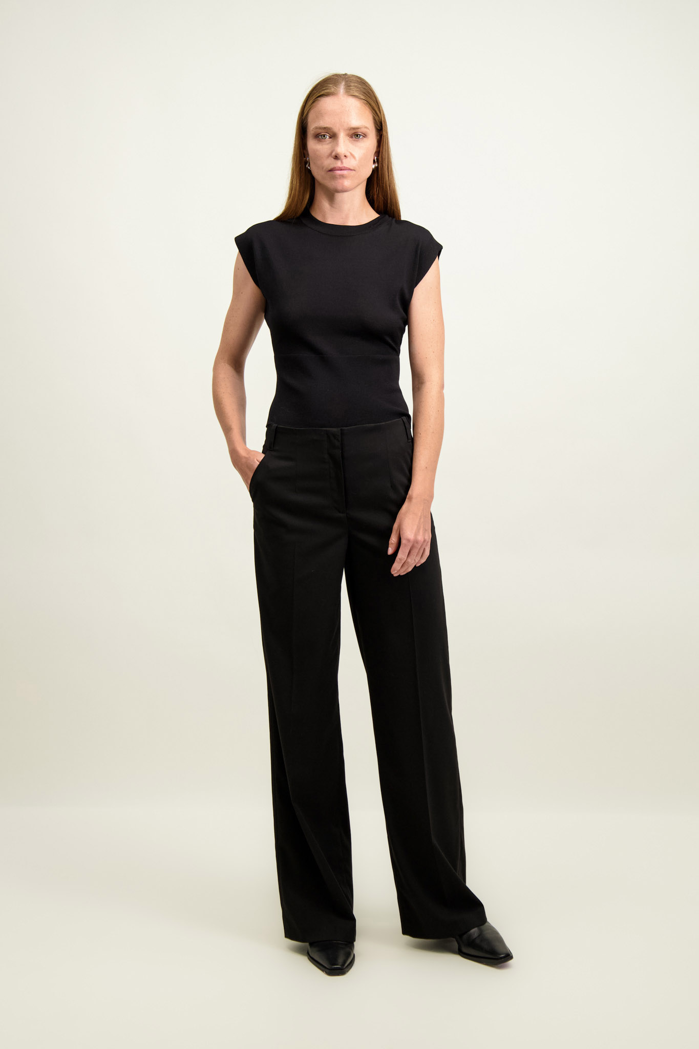 Czarne szerokie spodnie damskie 87167