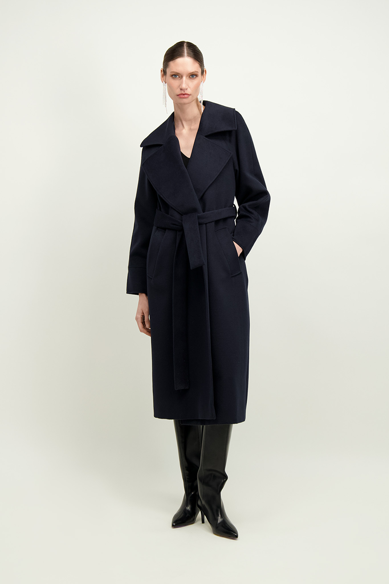 Granatowy płaszcz damski 87279