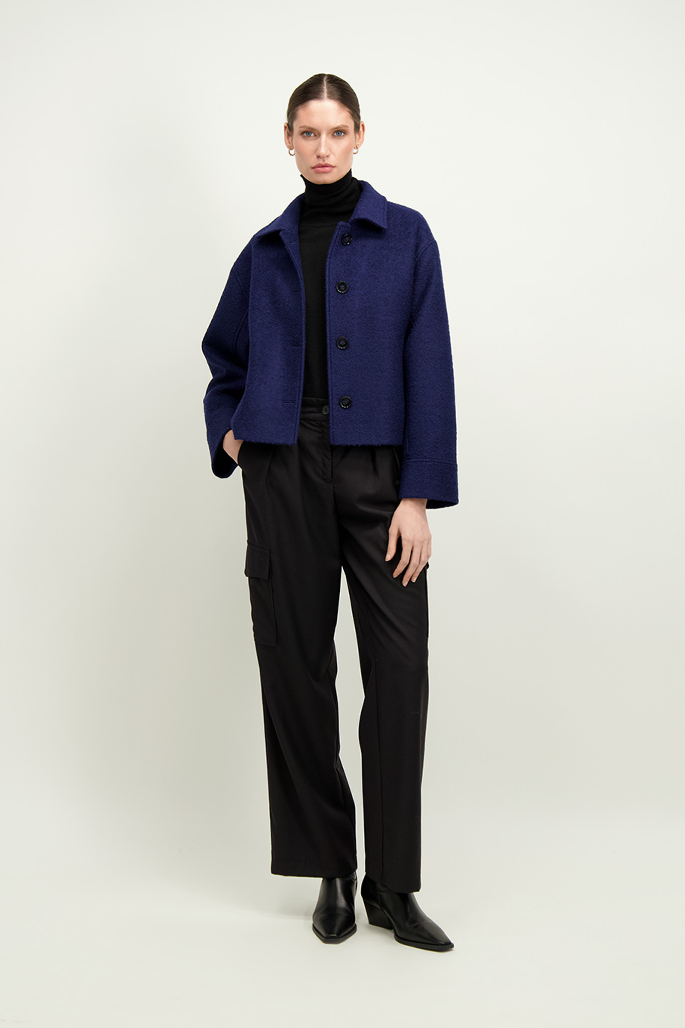 Granatowa kurtka damska z wełną 87290