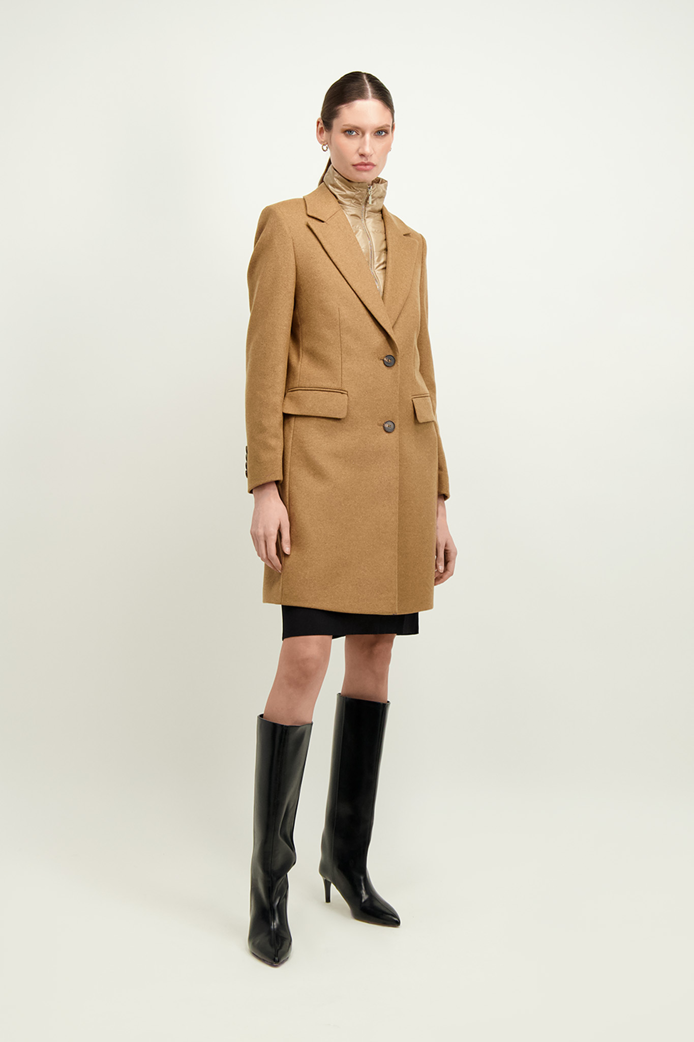 Kamelowy płaszcz damski z wełną 87303