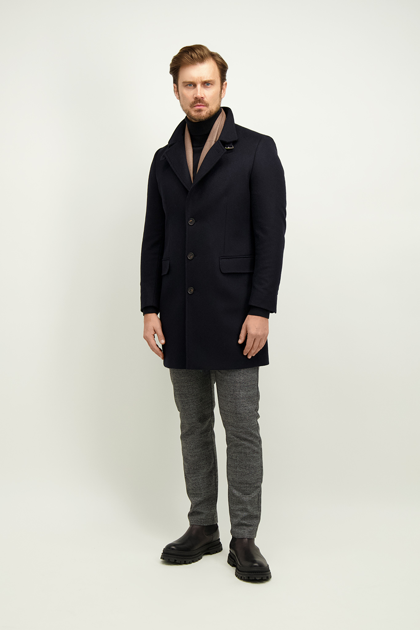 Jednorzędowy granatowy płaszcz męski 20011