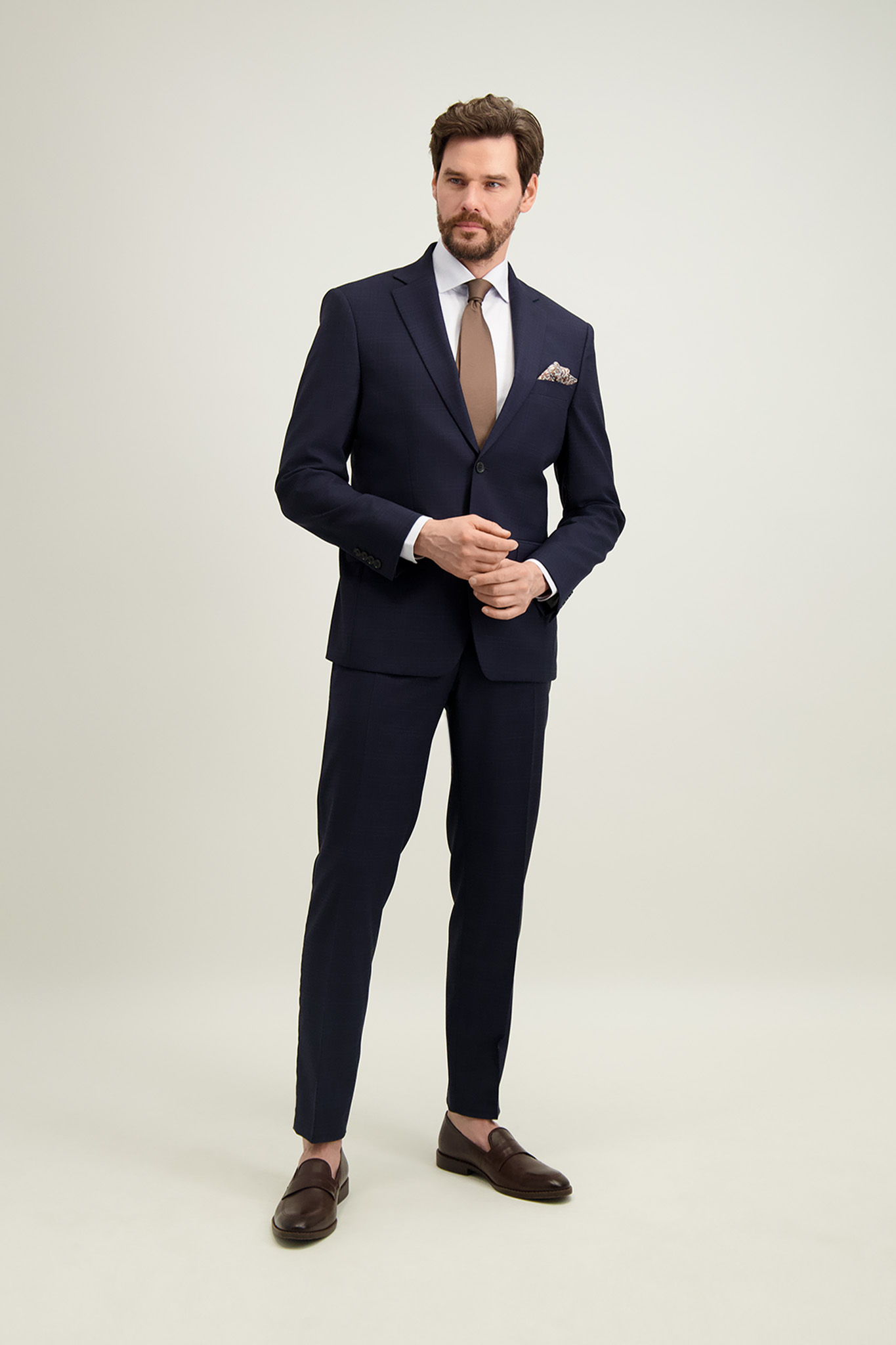 Wełniany garnitur męski 35422