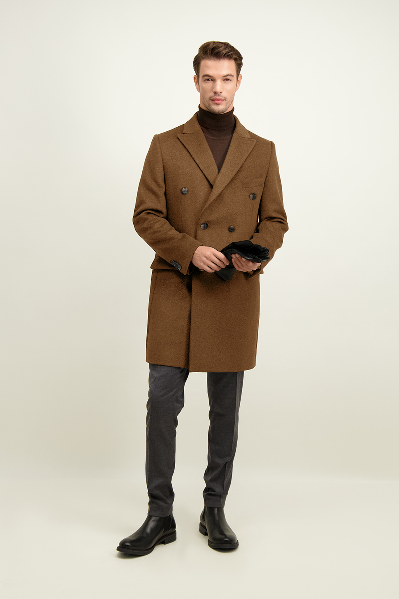 Kamelowy dwurzędowy płaszcz męski 20008