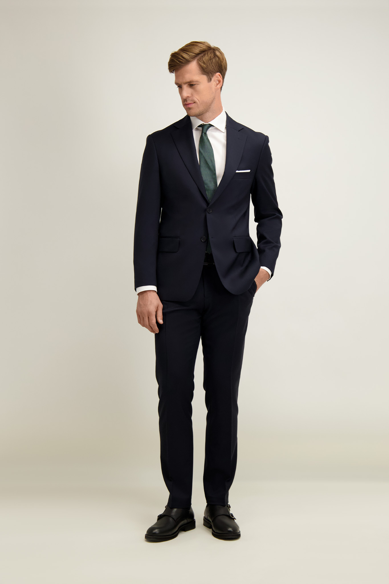 Granatowy wełniany garnitur męski 35504