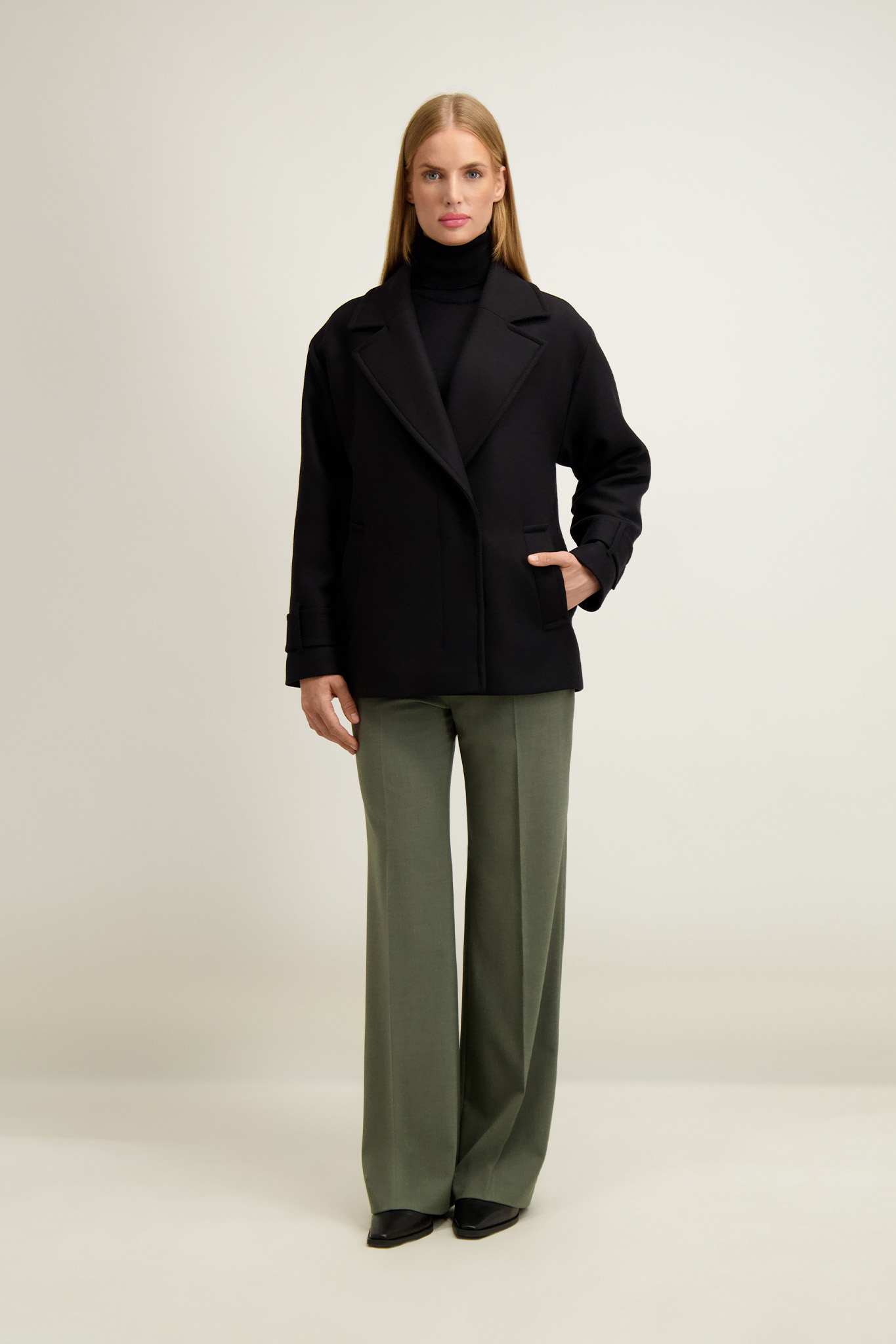 Czarna kurtka damska z wełną 87395