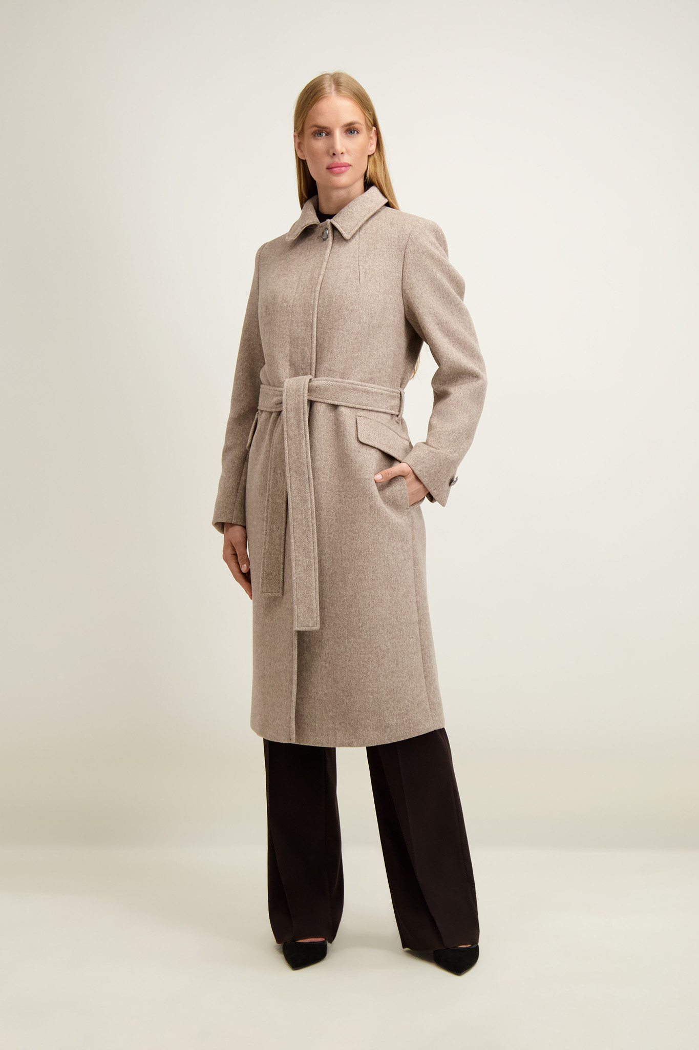 Beżowo-szary płaszcz damski z wełną 87401