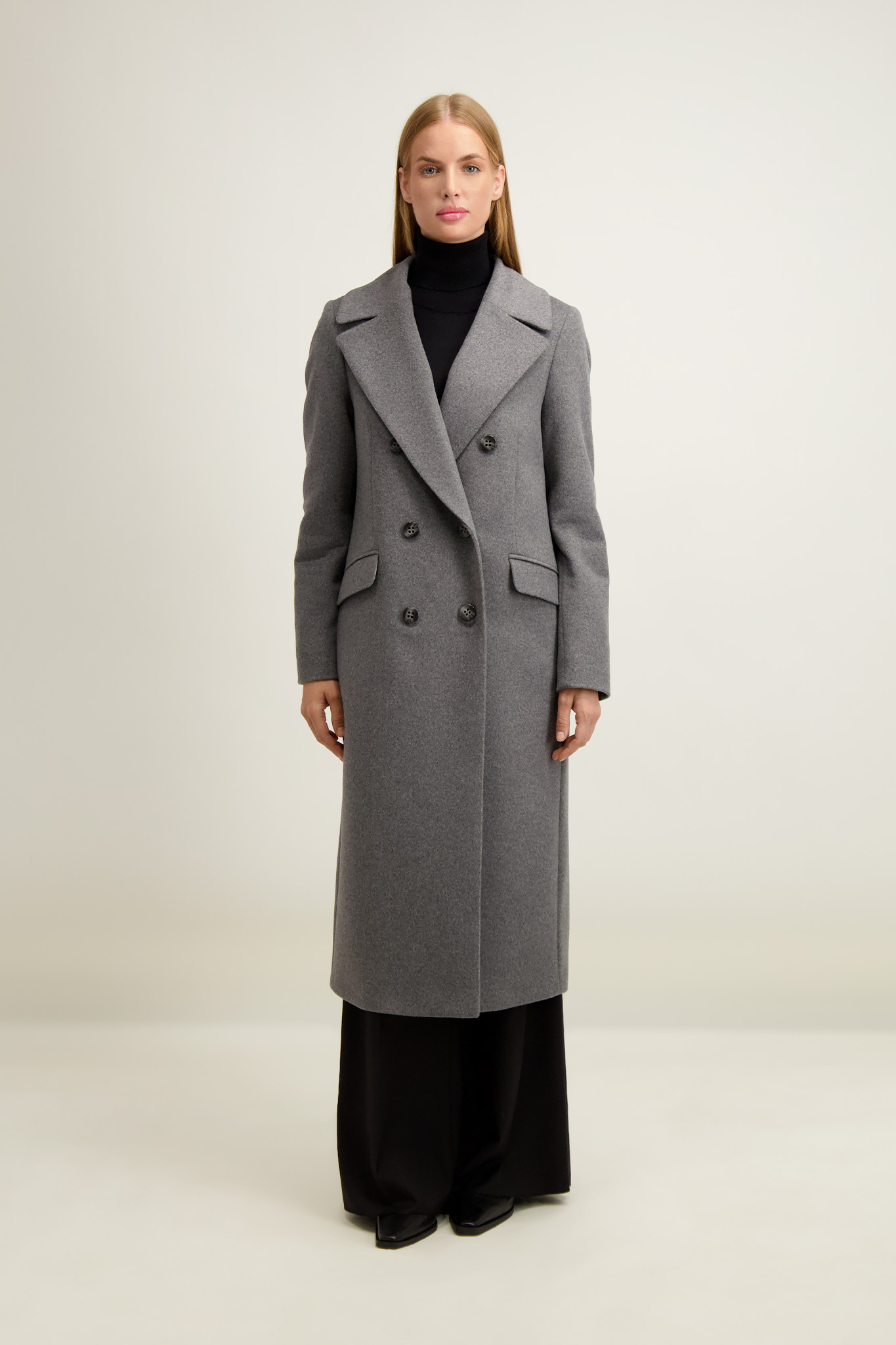 Szary płaszcz damski z wełną 87412