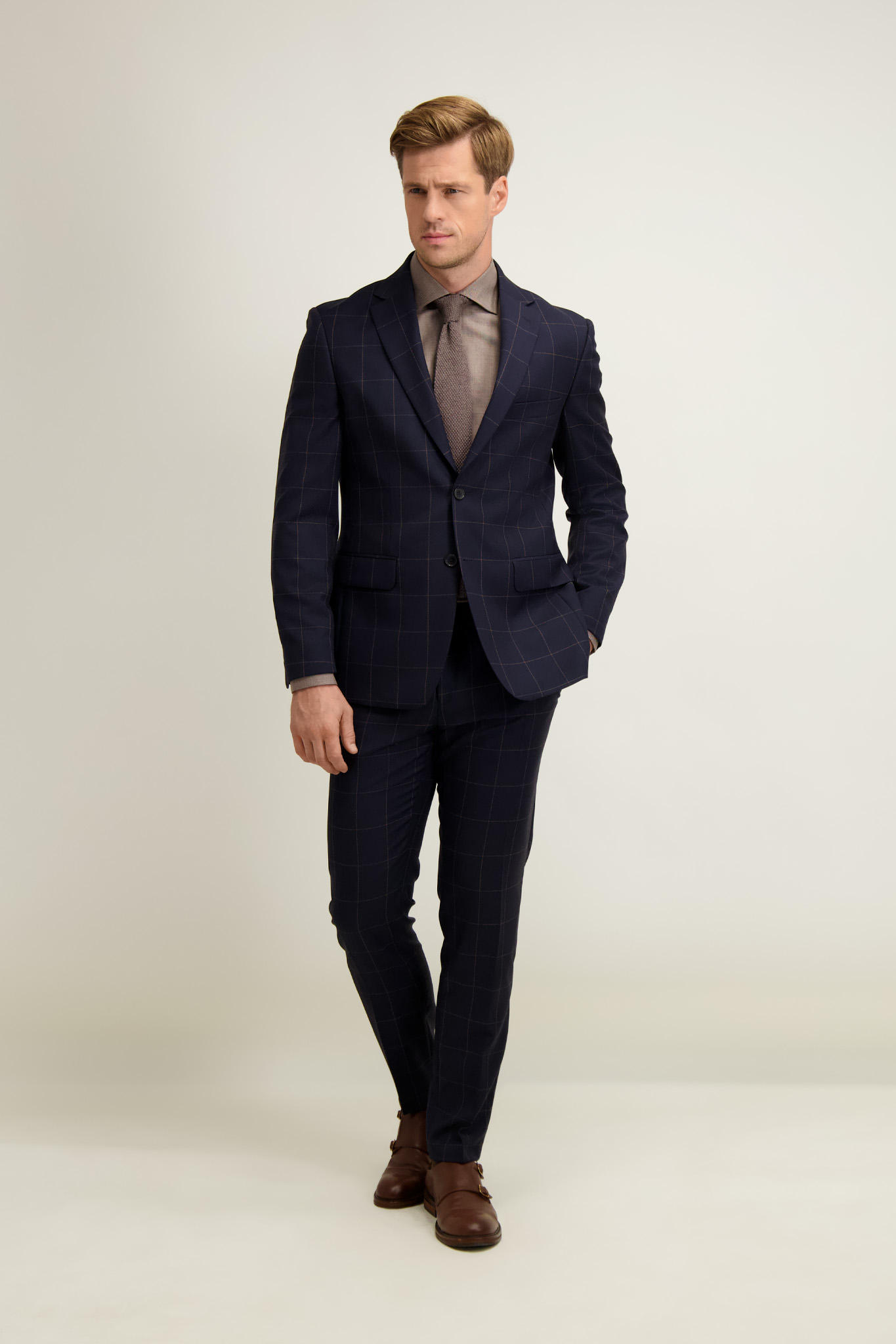 Granatowy wełniany garnitur męski 35451